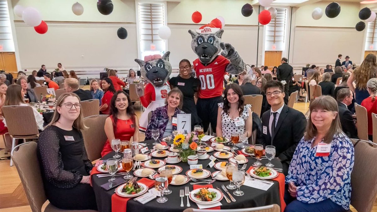 NCState's tweet photo. Andrea Loera Valdez will soon graduate with the skills to teach all elementary subjects — returning to her home in Edgecombe County ready to support her community’s students and families. 

Meet Andrea: https://t.co/dv8XkNqgxN https://t.co/BtKaPrvd0G