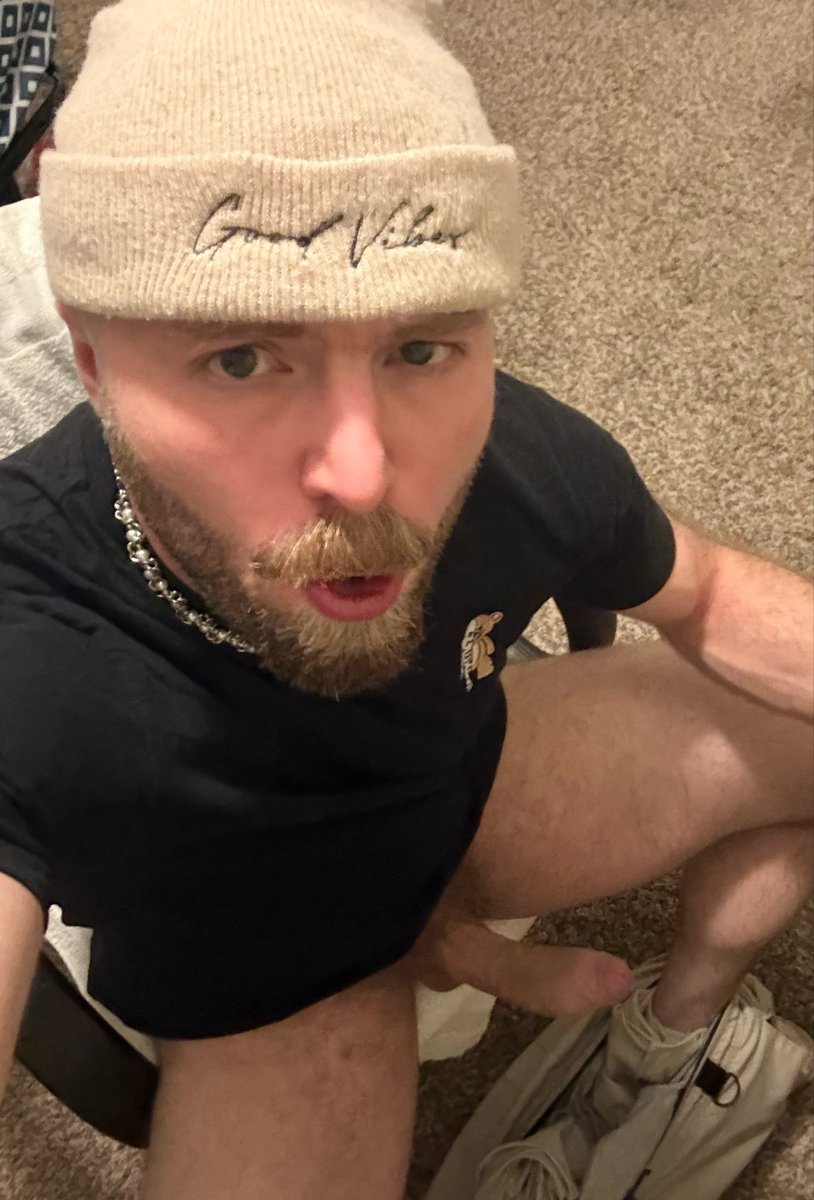 chaserushxxx's tweet photo. headed to gay bar trivia night. my cock stores all my knowledge that’s why it’s so big bro 🙂‍↕️ https://t.co/RIOuKazosS