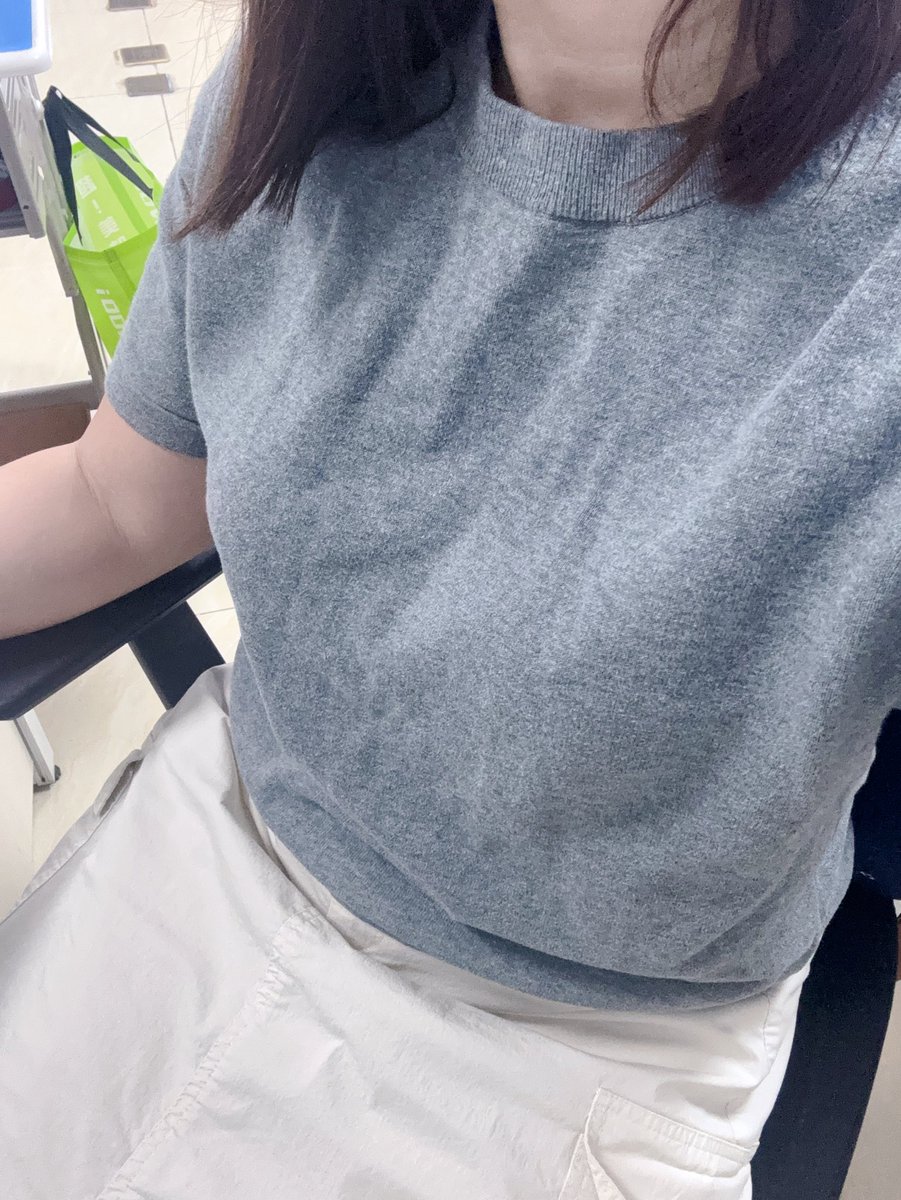 beibeina33's tweet photo. 周三啦！每天都要快乐哦 https://t.co/D90V17jfAt