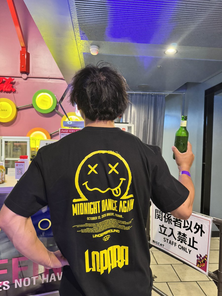 hidebu58's tweet photo. 10/13
LΩPARA 2nd Anniversary One-Man Live
『MIDNIGHT DANCE AGAIN』
in 心斎橋BIGCAT

行ってきました！めちゃくちゃ良いライブだったし、フロアのオタクもみんなニコニコしてて楽しかったー！
土台屋さんだけのつもりが気づいたら上がってた笑
3回目とかなのに暖かく迎えてくれて一緒に楽しませてくれるフロア素敵だなって思いました！
LΩPARA㌠２周年おめでとう！
みずき招待ありがとう！とっても楽しい夜でした！また土台しに来るね！
