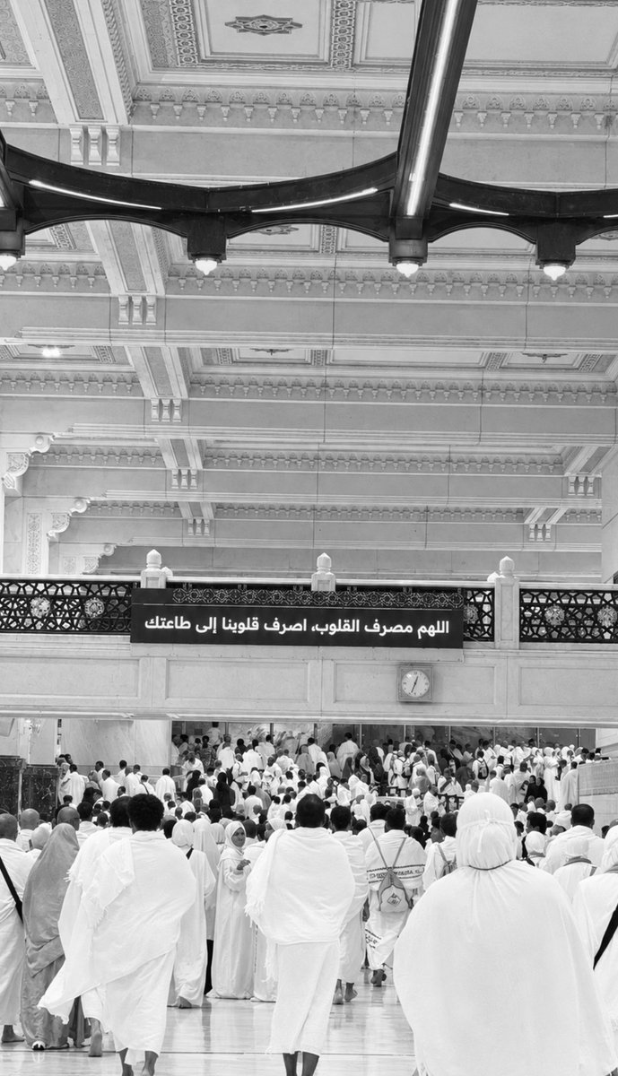 uwerems77's tweet photo. إنِّي وقَلبي الغَريقْ  جِئْنا لِبَيْتٍ عَتيقْ
جِئْنا لِسَعْيِ الصَّفا والمَرْوَةِ مِنْ كُلِّ فَجٍّ عَميق https://t.co/duNCkHX2fF