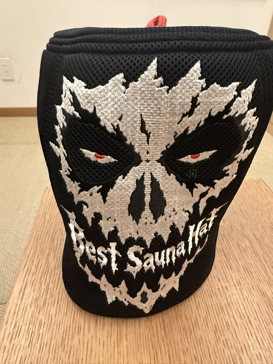 Norry_KinoP's tweet photo. 本日のお宿はいつものかるまる🧖‍♂️

今回はいかついサウナハット☠️ https://t.co/YA24Hp7cTM