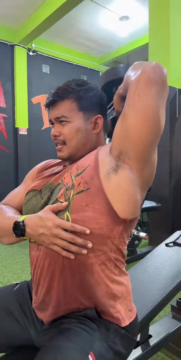 ROyyy70's tweet photo. uh keteknya 🤤💦 https://t.co/jOuRYYeZSQ