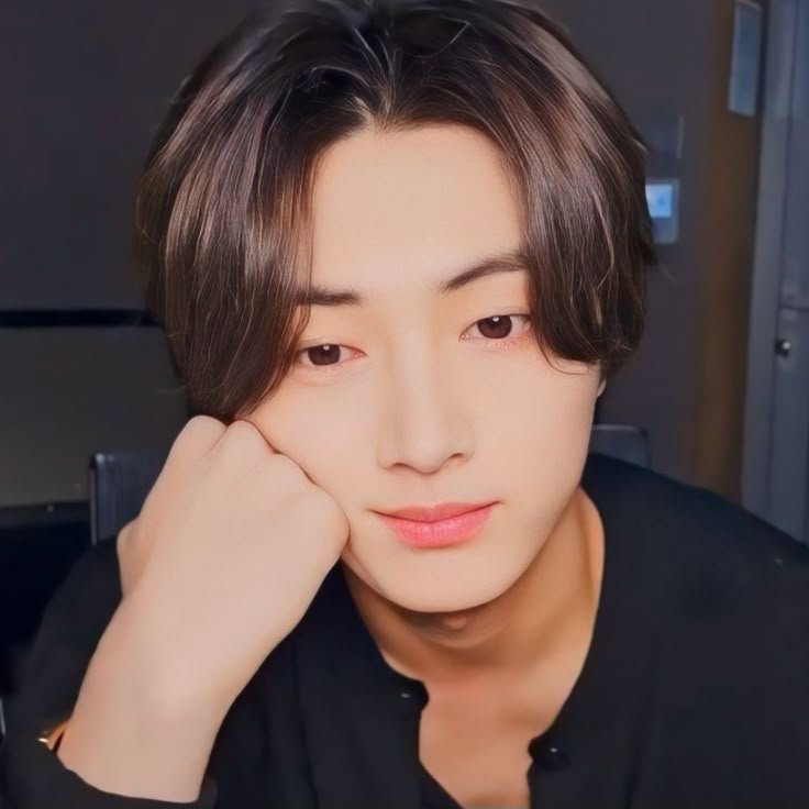 ot7_engene7's tweet photo. 𑣲 post a photo of you and three of your favs and let your oomfs choose who suits you the best ˚⟡ https://t.co/UruqbF7Epg