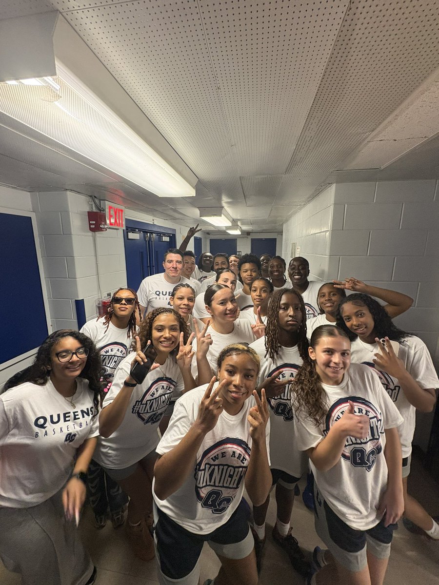 QCKnightsWBB's tweet photo. Had an absolute blast with the squad, another great year of MidKnight Madness! #QueenMe
@QCKnights @QCToday @QCKnightsMBB https://t.co/2TOODhXNS2