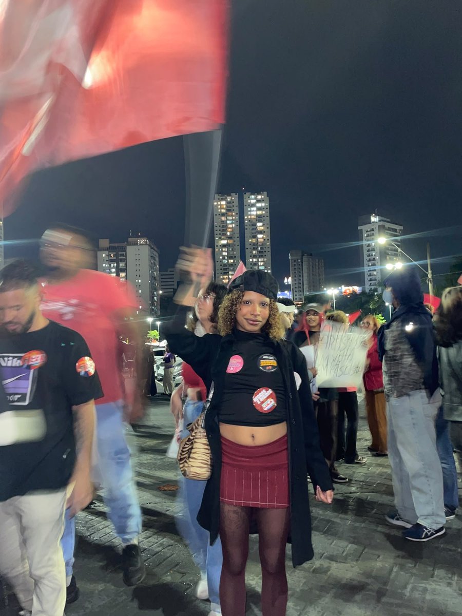 lamotrigirll's tweet photo. Gostosas com lula #LULA13JÁ #LULA13JÁ https://t.co/7Ca3Rc96no