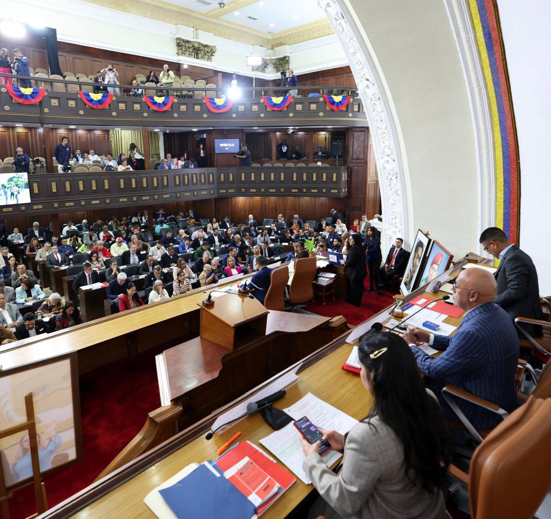 jorgerpsuv's tweet photo. Aprobamos en la AN:

 Autorización de ausencia fuera del país de la Pdta. Delcy Rodríguez

1ª Discusión Ley Aprobatoria por la que se crea la Fundación EU-LAC

1ª Discusión Ley Aprobatoria de la Convención sobre la Org. Internacional para las Ayudas a la Navegación Marítima https://t.co/8RBJRrxWDC