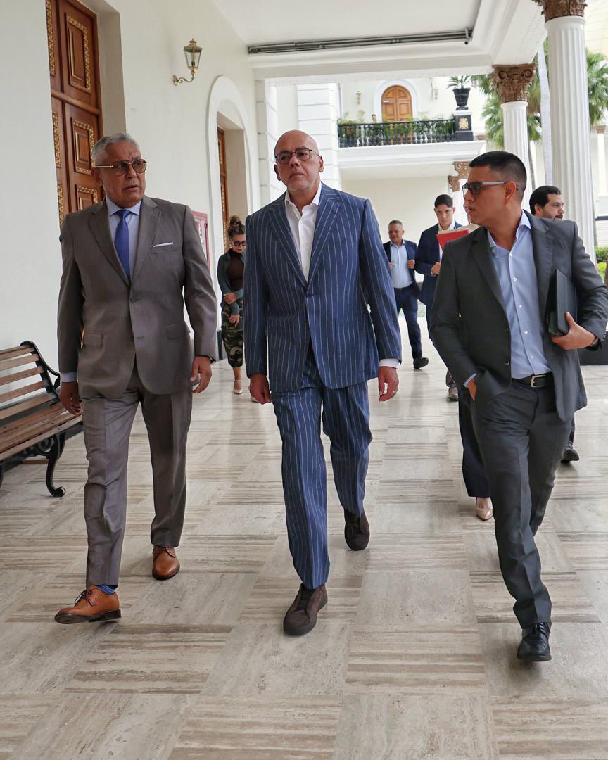 jorgerpsuv's tweet photo. Aprobamos en la AN:

 Autorización de ausencia fuera del país de la Pdta. Delcy Rodríguez

1ª Discusión Ley Aprobatoria por la que se crea la Fundación EU-LAC

1ª Discusión Ley Aprobatoria de la Convención sobre la Org. Internacional para las Ayudas a la Navegación Marítima https://t.co/8RBJRrxWDC