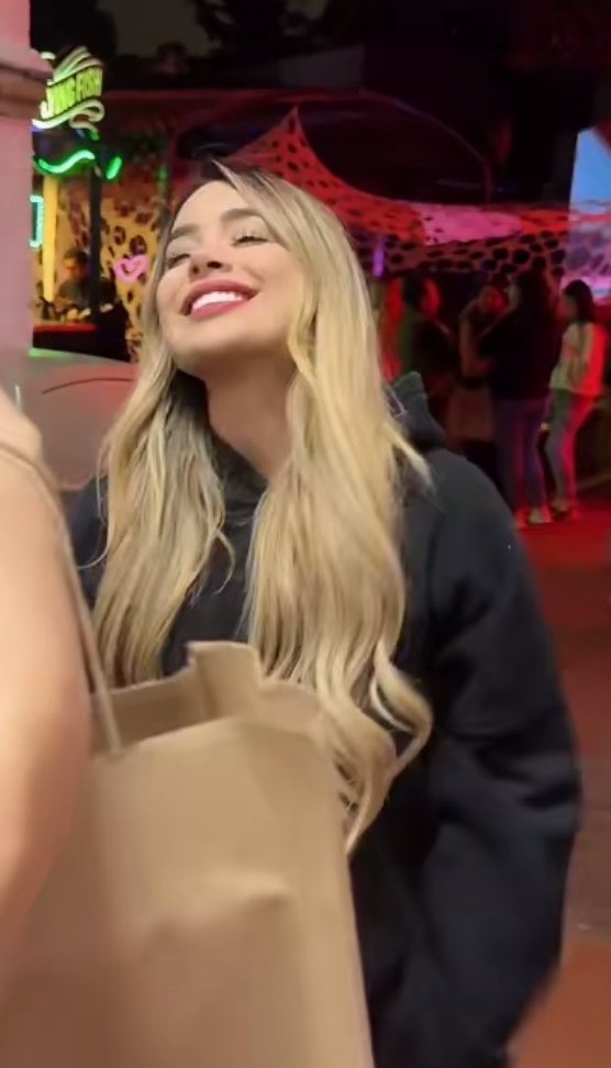 val_ximyanet's tweet photo. Inexplicable, conocía a Bri desde mucho tiempo atrás, y ahora que me di la oportunidad de conocer más sobre ella, la estoy amando demasiado, es súper linda la chaparrita.🥹💕
Una BriPocket más..
@DeyanaraBrianda https://t.co/14EYut5J5a