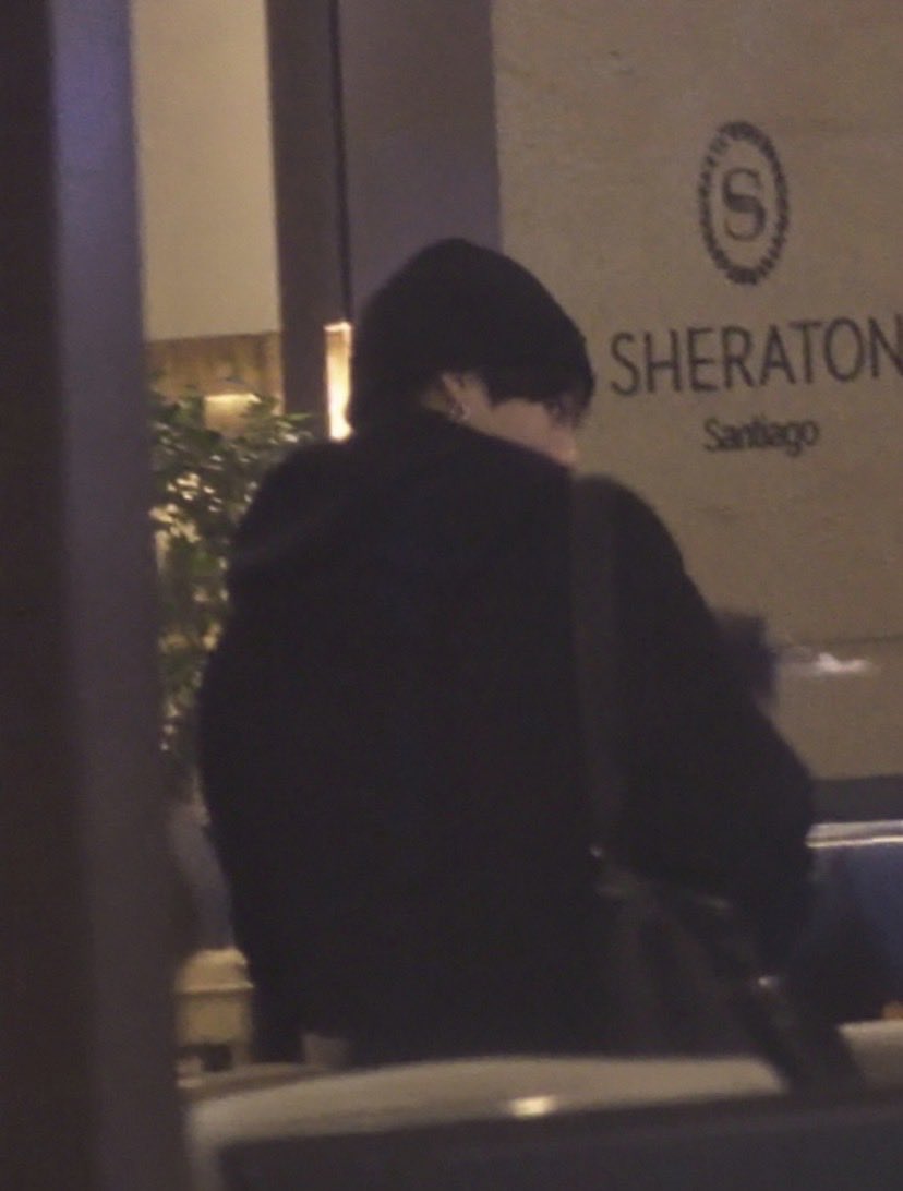 Katkatgm1's tweet photo. @Yaro_uch Bro se acaban de cambiar de hotel, que se caguen las army https://t.co/bHCDEndv1S