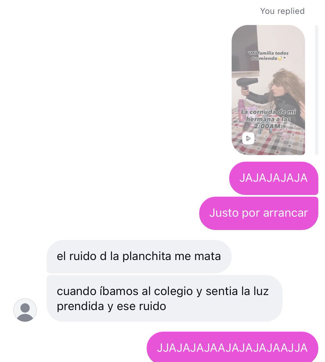 ssofivizioli's tweet photo. Es obvio que mi hermanita super extraña compartir pieza conmigo https://t.co/HsWAn2rRa8