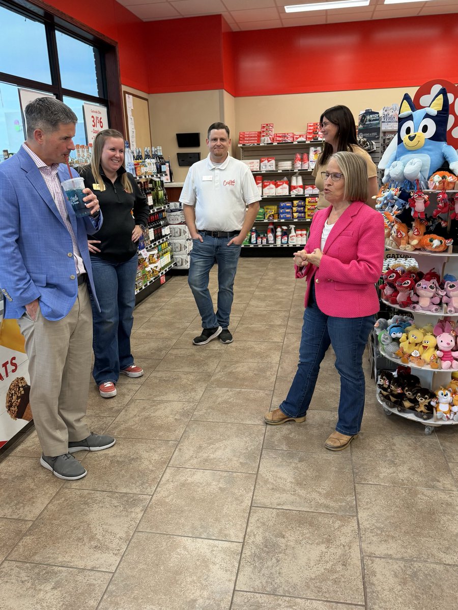 RepMMM's tweet photo. Nothing says Iowa like a Casey's pizza! 🍕 

Got to spend time with the Casey's team in Indianola, hear what it takes to serve Iowa communities every single day, and even try my hand at making their famous pizza. Great people, great pizza, and proof that Iowa businesses are built on hard work. I will always fight for the Iowans who keep our communities running.