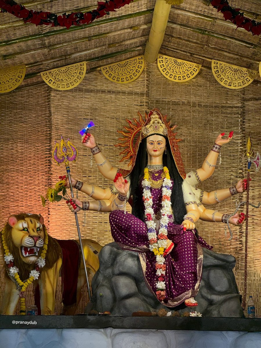 pranaydub's tweet photo. 🙏 Happy Navratri 🙏

🌺 माँ कूष्मांडा 🌺

पौराणिक कथा के अनुसार, माँ कूष्मांडा ने अपनी मंद मुस्कान से पूरे ब्रह्मांड की रचना की थी। इसलिए उन्हें आदिशक्ति कहा जाता है। वे ऊर्जा और खुशहाली की प्रतीक हैं।

🙏ॐ देवी कूष्माण्डायै नमः 🙏

जय माता दी🚩🌺 https://t.co/fZfTcd69p7
