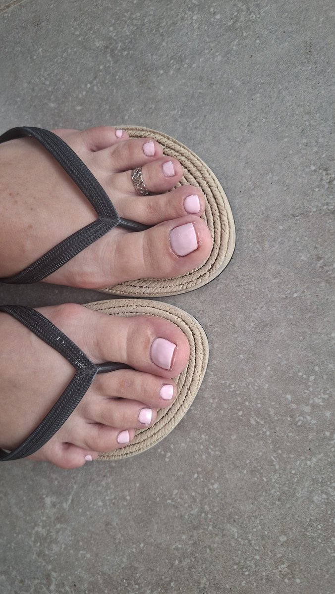 lennysfeets's tweet photo. @prettyfeetpage_ @footsiegalore Gorgeous 😍 how's mine? https://t.co/pDStlA804s