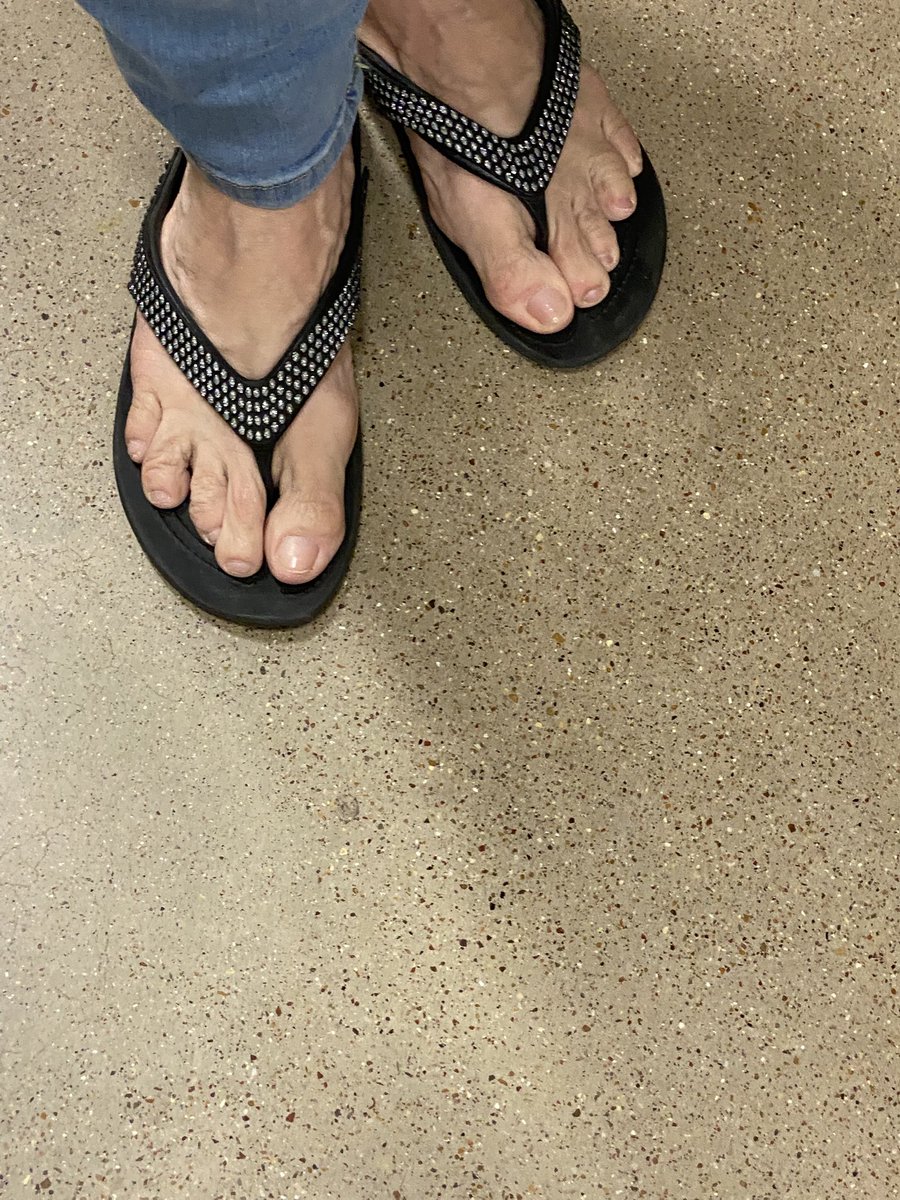 iLikeMilfFeet's tweet photo. White #GILF #feet Size 8. https://t.co/Whnj3jbNZ4