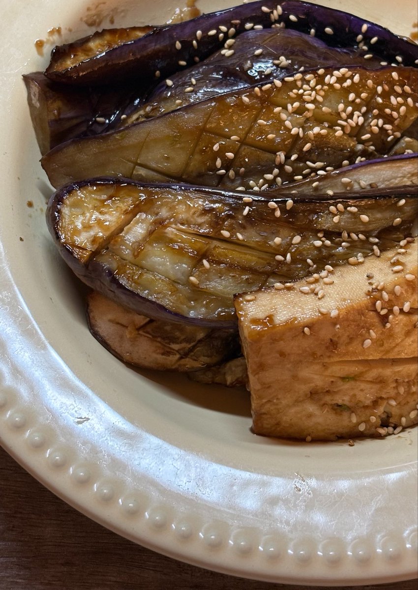 m0z3q's tweet photo. 야무지게 가지스테이크 덮밥 해묵었당...
가지 맛있어 ㅎㅅㅎ https://t.co/b5kzrJ2QQP