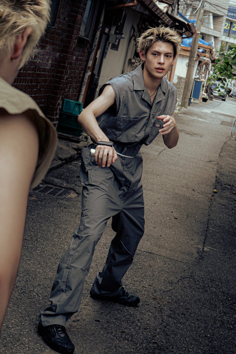 eomcoertis's tweet photo. ACTOR JAMES YOU'RE VERY SPECIAL TO ME 😭😫🔥

#JAMES #제임스 https://t.co/9Lgrw4Q9wU
