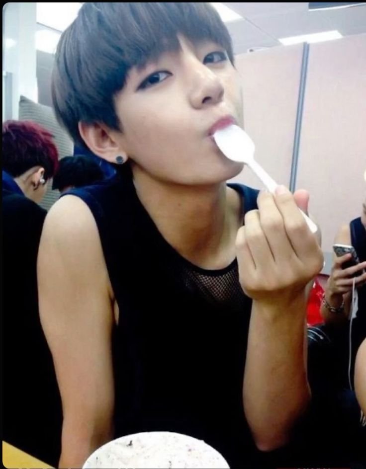 ta3hGG_KT's tweet photo. @kookcerecitas Tae https://t.co/EHOreiktnp