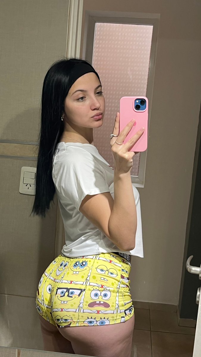 milliebitelip's tweet photo. tell me u looked at twice without telling me u looked at it twice 😂🍑 https://t.co/aU6nA3nlv3