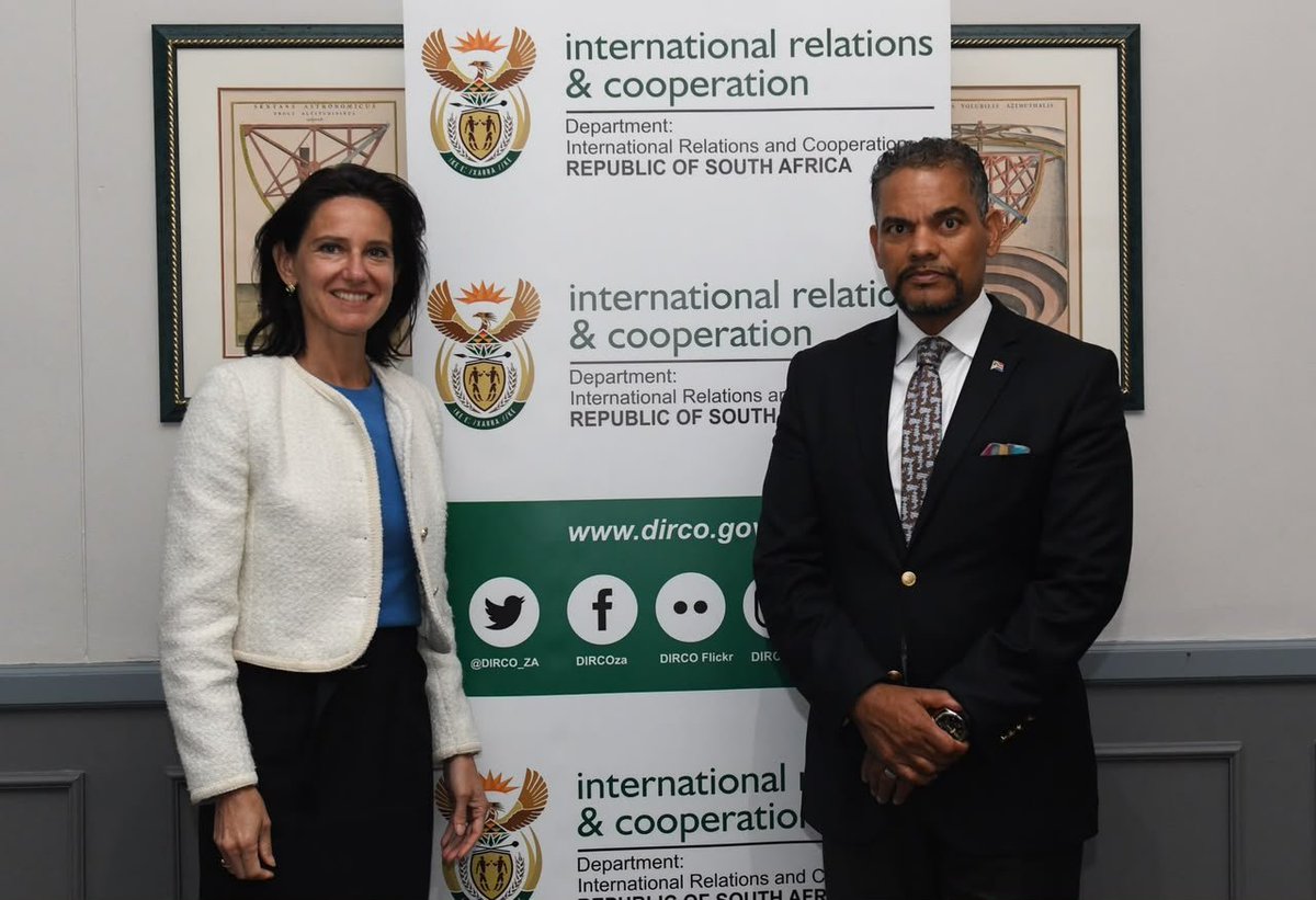 DIRCO_ZA's tweet photo. 🇿🇦 HAPPENING NOW | Deputy Minister of DIRCO, Mr Alvin Botes, meets with the Consul General of France, Ms Sophie Bel 🇫🇷, to discuss matters of mutual interest and strengthen diplomatic relations between South Africa and France.

📸Boitumelo Mangole

#SAFranceRelations https://t.co/YQ0vb55KiS