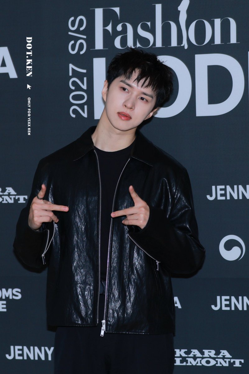 DOTKEN0406's tweet photo. 261014 패션코드 #켄 #이재환 #LEEJAEHWAN #KEN #VIXX #빅스 
@jaehwany0406 

✌🏻 https://t.co/0AsKfaNqrE