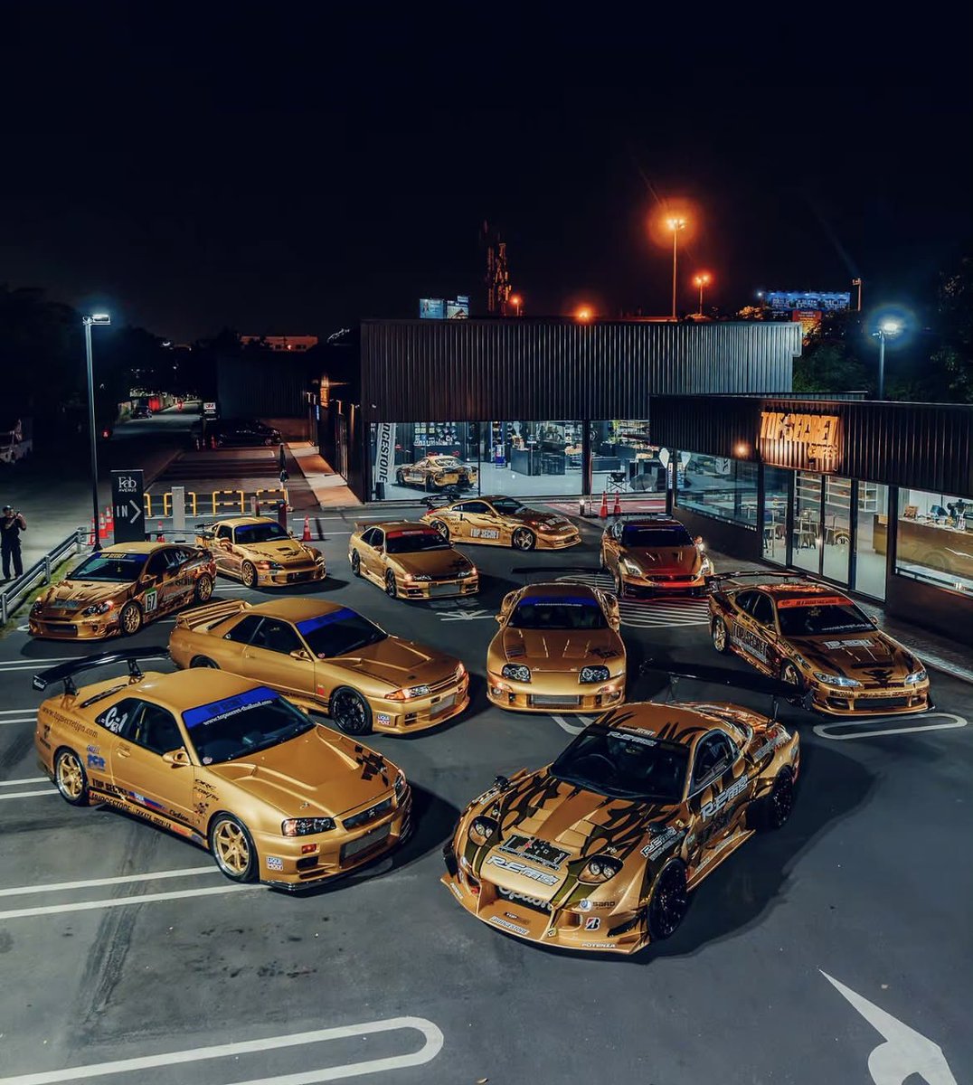 D_JB23's tweet photo. 来週タイ旅行行くのでそろそろ準備。
現地で合流する日本車好きアメリカ人の友達がTopSecretCafe行こうって言ってたけどそんな店がバンコクにあるの知らんかった！
一緒に日本戻って数日後🇺🇸に帰るみたいなので大黒でも連れてってやるか🚗💨 https://t.co/KN18TkdmfD