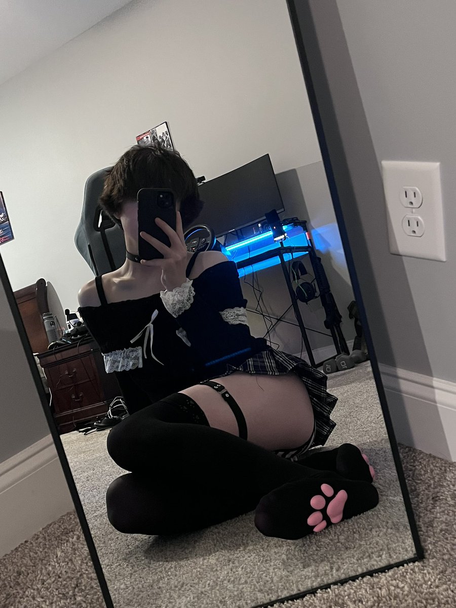 Smelly_M3lly's tweet photo. #femboy #femboys https://t.co/YbKxDrH1Cl