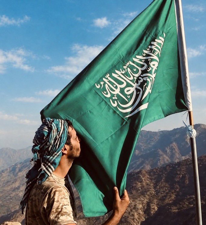 _xoxoxow's tweet photo. نذرٍ عليّ
سأدافع عن وطني لآخر قطرة دم 💚 https://t.co/2InxtOZyAU