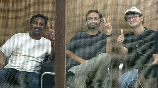 ComradeDRaja's tweet photo. Detention and judicial custody of CJP leaders Saurav Das and Ashutosh Ranka is undemocratic. Detaining them from Jantar Mantar and now remanding them to custody for “trespassing” a place which was a designated protest site just two days back is solely harassment.
@SauravDassss @AshutoshRanka @AjinkyaCJP 

Afraid of popular anger, the government wants to curtail protests and silence dissent. Since when did protesting against an undemocratic order become a crime?

The denotification of Jantar Mantar will be challenged politically and legally. AISF-AIYF’s marched yesterday to reclaim Jantar Mantar and we will intensify our struggle to reclaim our right to protest and our protest site.

Saurav Das and Ashutosh Ranka should be released immediately!

@Cockroachisback @abhijeet_dipke