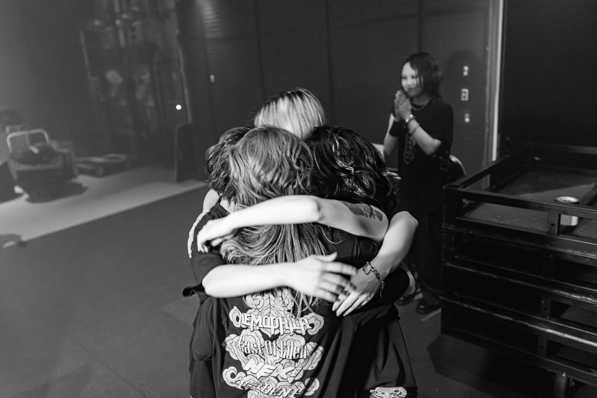 haraBCN_sunchan's tweet photo. iKAちゃんのスーパーサポートに
大感謝!!!🤘🏼🎸🔥🔥✨

photo by @hilf_ntlo 

#NEMOPHILA 
#天壌無窮極音道中 https://t.co/5z1sTNPFOj