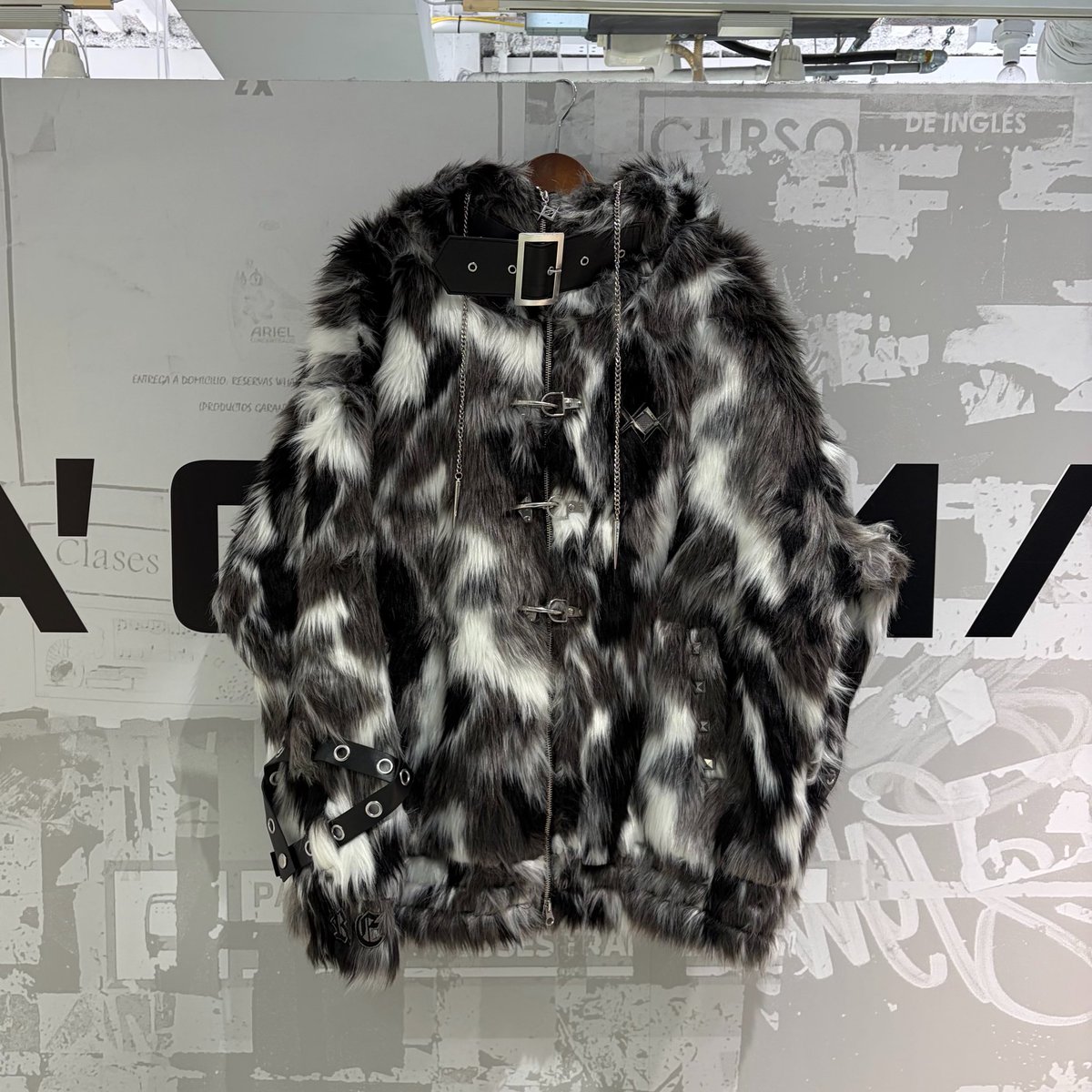 agem9nagoya's tweet photo. 𝐑𝐄𝐅𝐋𝐄𝐌

REFLEMのベルト付きハイネファーフーディの人気カラーも少量ですが入荷してます…👾♡♡

𝐛𝐫𝐚𝐧𝐝▶︎▷ @_REFLEM 

 #地雷系  #サブカル   #REFLEM https://t.co/77zM3oz0Wr