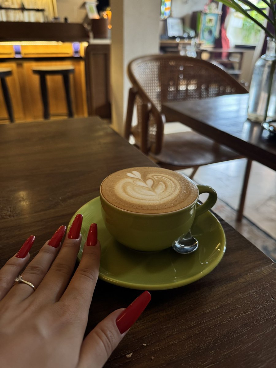 therapstV's tweet photo. Good morning, piggies 🐷💋
Send for the coffe, its your chance to become part of My perfect day ☕️

#cuck #cuckold #wankchat #hotwife #nsfw #nsfwtwt #bbc #bnwo #findom #horny #goon #gooner #feargasm #catfish #scam https://t.co/7G2tH9JVTi