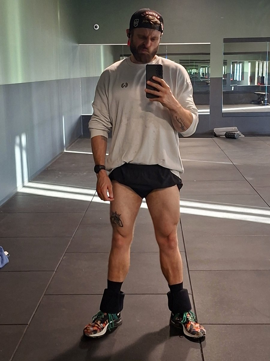 Oilygarque's tweet photo. Les jambes c'est fait...
#legday #muscu #fitness https://t.co/6dLRVPyFAk