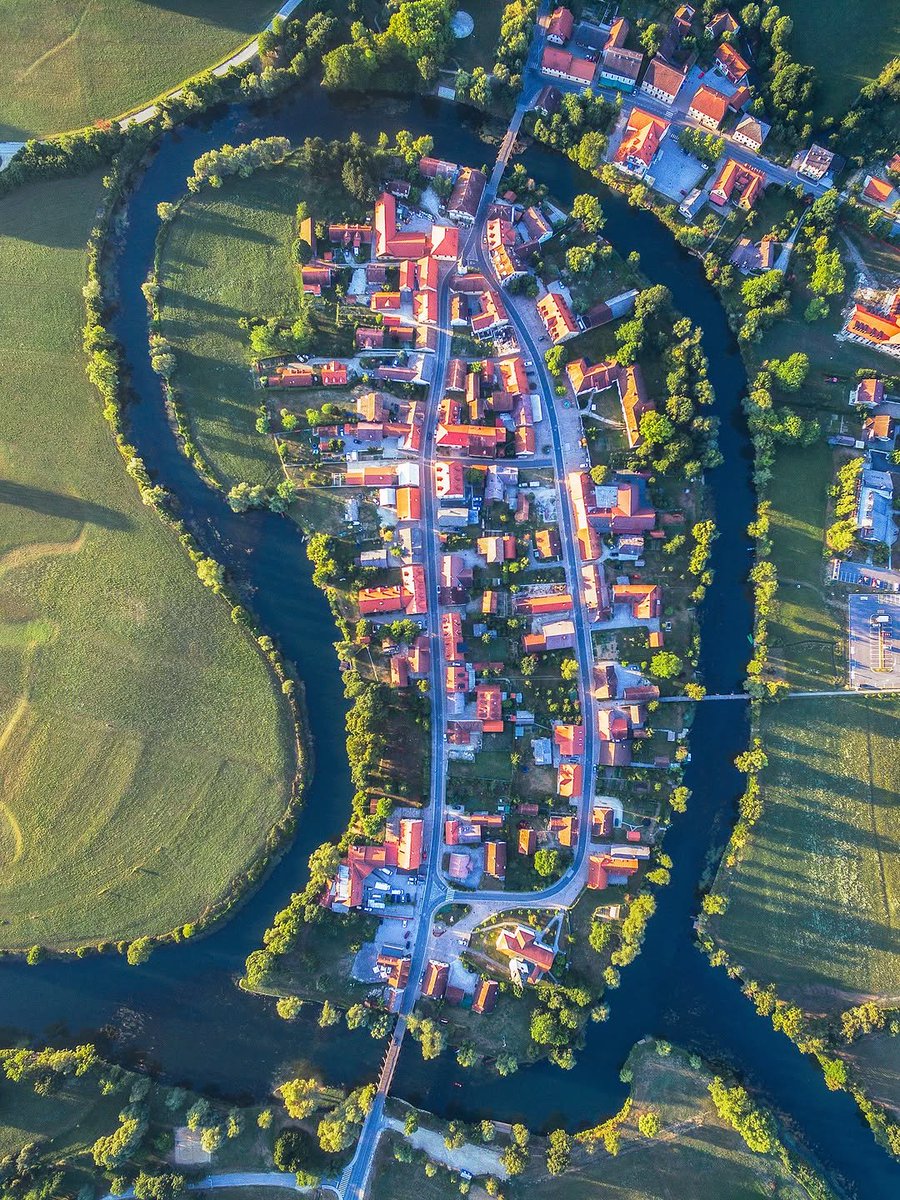 WaterSoul55's tweet photo. Aerial view of Slovenia 🇸🇮 https://t.co/WQA5TSFaLo