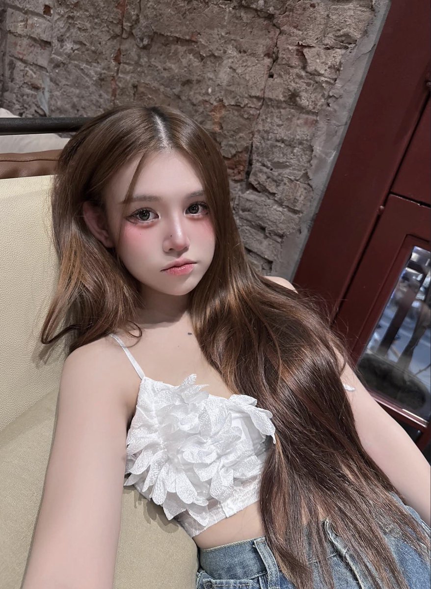 nlinh203_'s tweet photo. lụm được cục vàng
xin đừng đối xử bạc. https://t.co/0LMH45QRbc