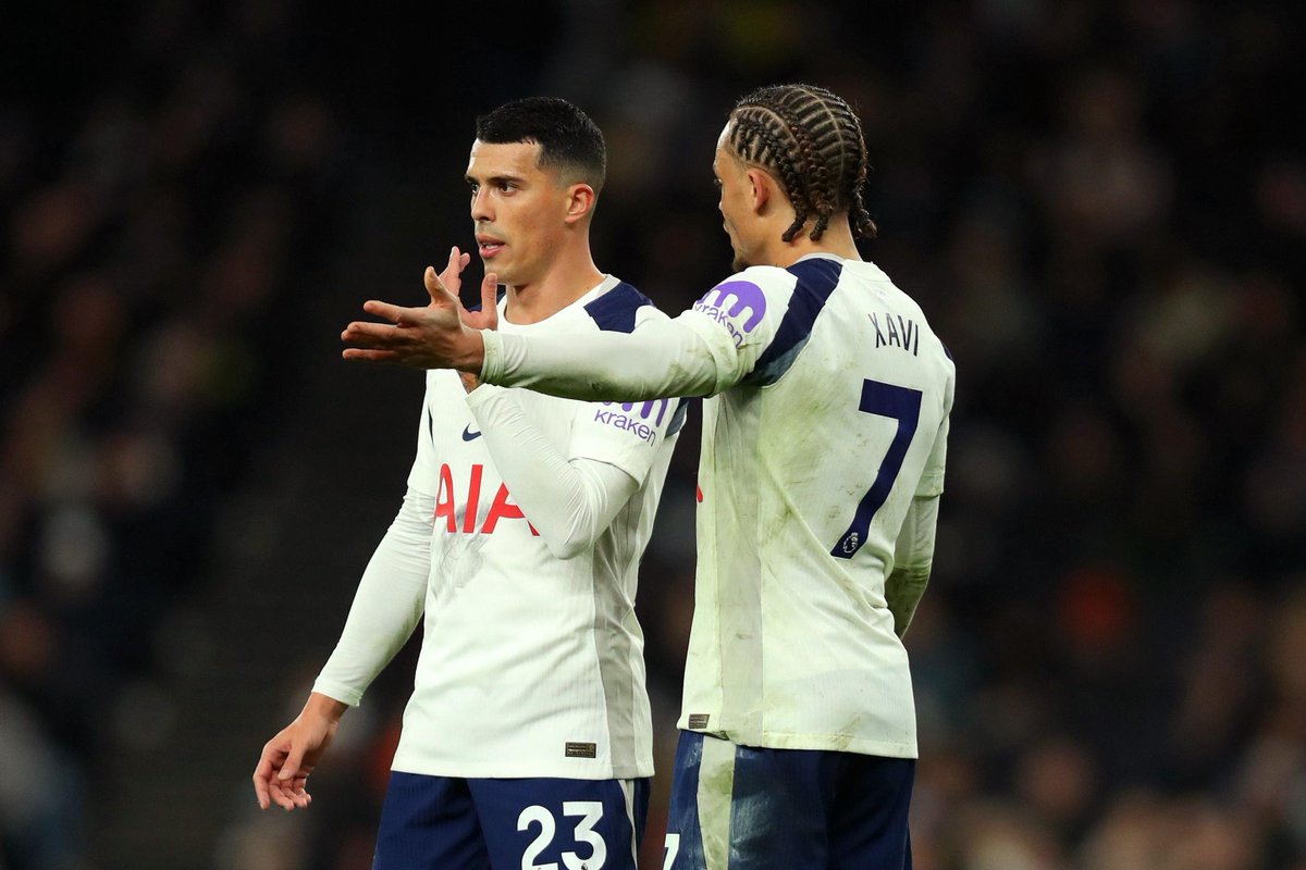 T_H_F_C_1882's tweet photo. 🚨 Tottenham injury update!

Spurs are working on fitness during their Marbella training camp ahead of the Coventry clash.

Pedro Porro, Dejan Kulusevski and Xavi Simons are among the players Spurs fans will be watching for updates on. 👀

Who are you most desperate to see back? 🤍

#THFC #COYS