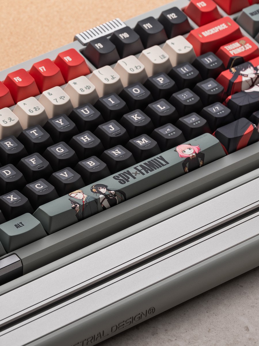 KeyTok_studio's tweet photo. A spy's disguise.⁠
A family's warmth. 🥜⁠
⁠
Tactical Green × Crimson, with Anya, Bond &amp; Chimera hiding at your fingertips.⁠

https://t.co/NGqicmXQ8F https://t.co/vo27aD2HQn