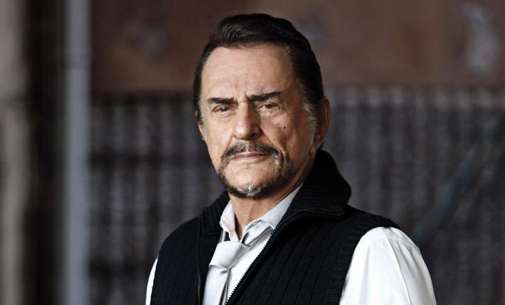 nasuhb77's tweet photo. Müzik dünyasının önemli isimlerinden Alpay hayatını kaybetti. sevenlerine baş sağlığı diliyorum. https://t.co/IPuqDHF1fa