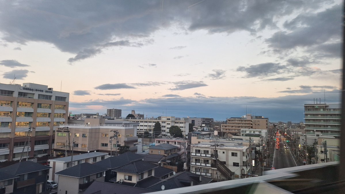 ayumomo's tweet photo. 雨が降ったり晴れたりだった仙台から帰りまーす
(明日また山形に行くけど💦) https://t.co/3clf0bdLFY