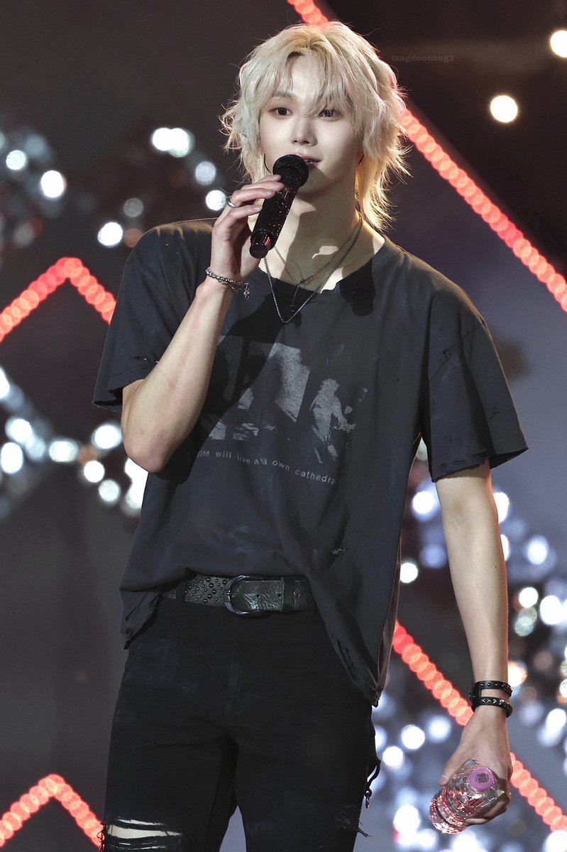 langdoooong2's tweet photo. 261013 서울대 열린음악회 #성호 https://t.co/C25deGeO0z