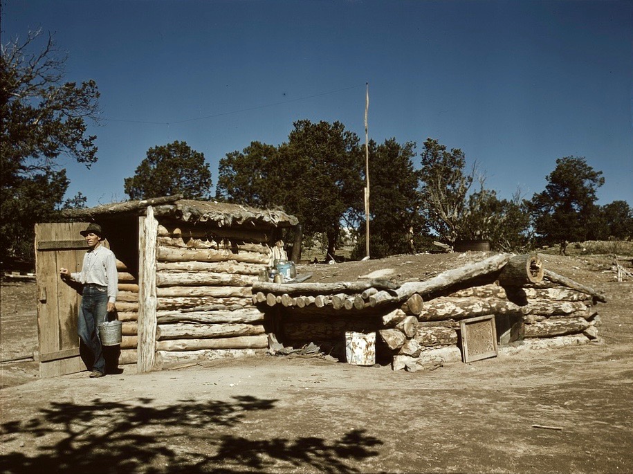 LRonLacy's tweet photo. In #OCTOBER 1940
‘Mr Leatherman, homesteader, coming out of his dugout home, Pie Town, New Mexico’
Color transparency by #RussellLee (1903-1986) for the #FarmSecurityAdministration October 1940
#PieTown #NewMexico #homesteading #homesteaders #colorphotography #farming #TheNewDeal https://t.co/saLXgscmZQ