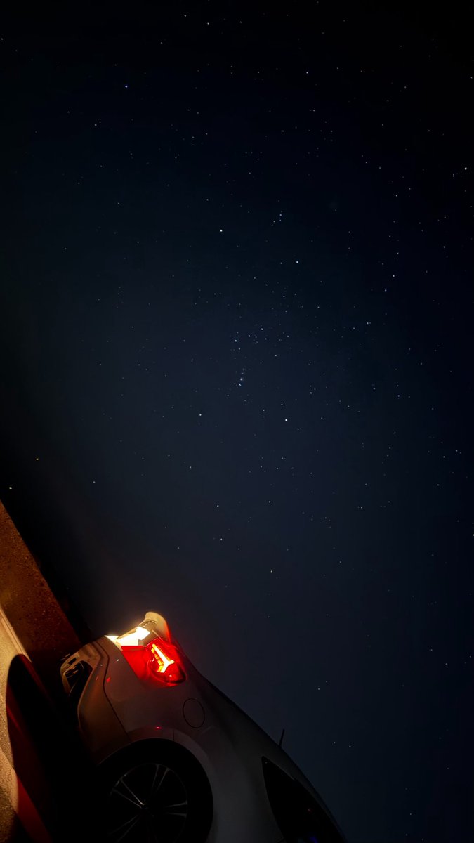 ceiling_86 tweet picture