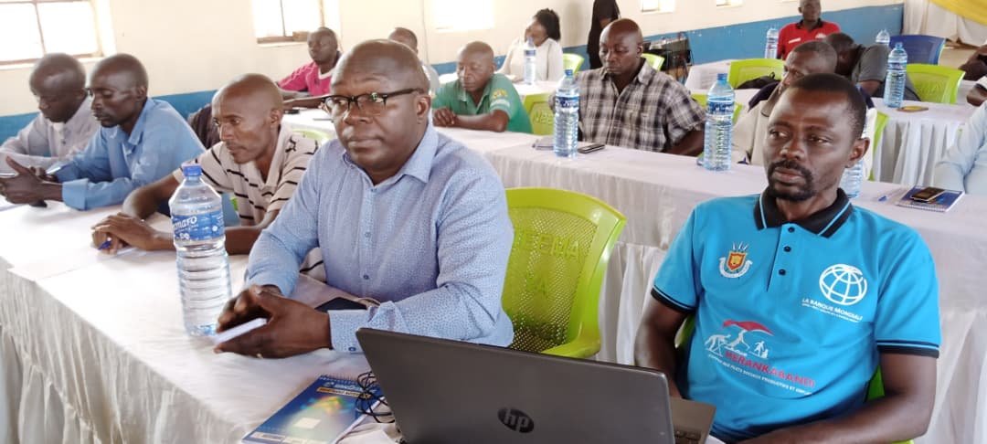 Merankabandi2's tweet photo. @Merankabandi2 
Le groupement @TwitezimbereBdi @CAREGlobal @AVEDECBurundi et @cocafemgl organise, du 14 au 17 octobre 2026, en @NyanzaCommune, un atelier de format° des formateurs sur le module " Agriculture, élevage, commercialisa° des produits agricoles et créat° d'emploi*" https://t.co/RwrSwp2pQz