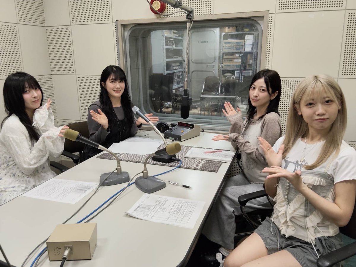 c_animania's tweet photo. 10/25～各局放送の #あにまにあ 

金沢が舞台のスクールアイドルプロジェクト「ラブライブ!蓮ノ空女学院スクールアイドルクラブ」から「みらくらぱーく！」の

菅叶和さん（大沢瑠璃乃役）
月音こなさん（藤島慈役）
来栖りんさん（安養寺姫芽役）
にインタビュー！

石川愛トークは必聴です♪♡♡ https://t.co/VDQcXihWez