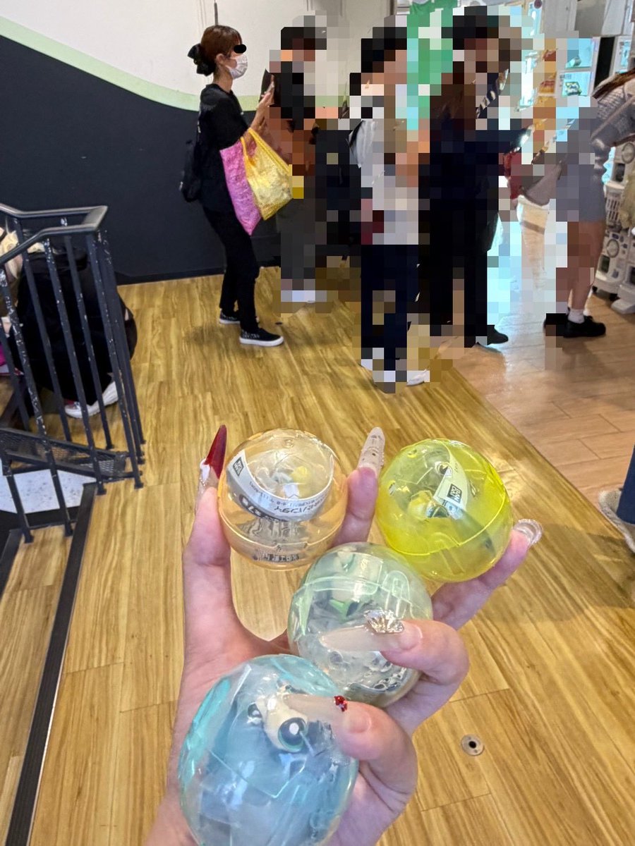 7mTcZqcCTFZSdte's tweet photo. 【注意喚起】大宮駅周辺
ガチャ界隈でのトラブルが発生いたしましたので、周囲へ更なる被害者が出ないように注意喚起をさせていただきます。
ガチャガチャを回しているおひとり様に声をかけ廻って手駒を増やすような悪者です。（続く） https://t.co/9xNueG9qJP
