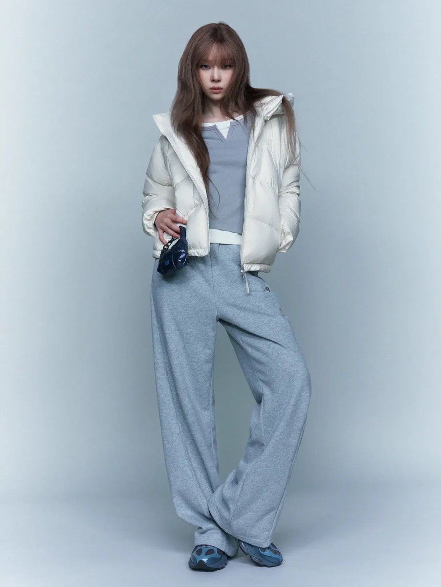 wntrult's tweet photo. aespa WINTER in new photos for New Balance. https://t.co/I2G7gjN5xD
