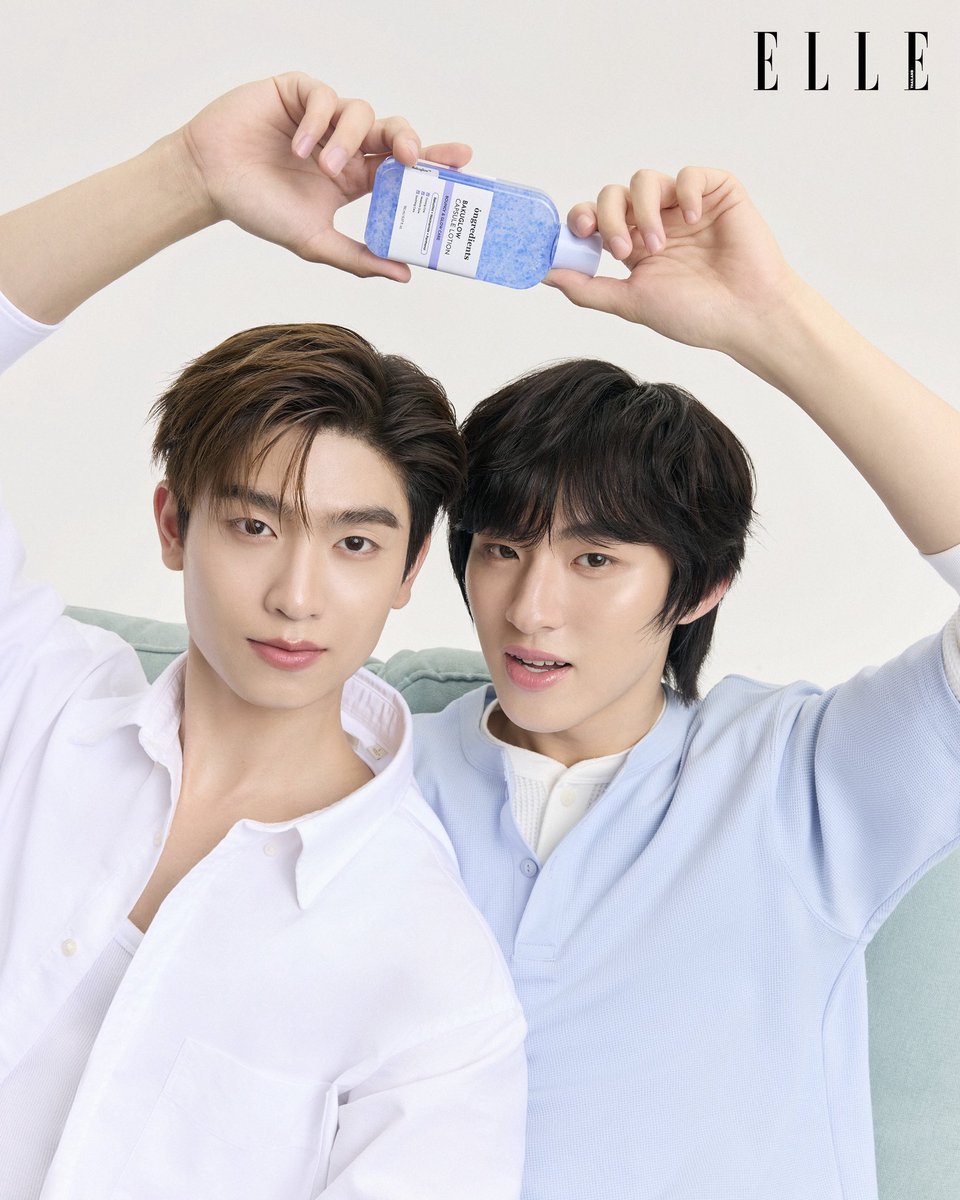 ELLEThailand's tweet photo. #ELLEDigitalCover อีกหนึ่งไอเท็มจาก Ongredients ที่โทมัส-ก้อง กำลังอินก็คือ Bakuglow Capsule Lotionโลชั่นสีฟ้าใสบางเบาที่ผสมไว้ด้วยแคปซูลเล็กๆ โดดเด่นด้วยคุณสมบัติในการช่วยเติมความชุ่มชื่นให้กับผิวได้อย่างล้ำลึก

#OngredientsxThomasKong 
#Ongredients 
#OngredientsTH https://t.co/AKM9nPDtuE