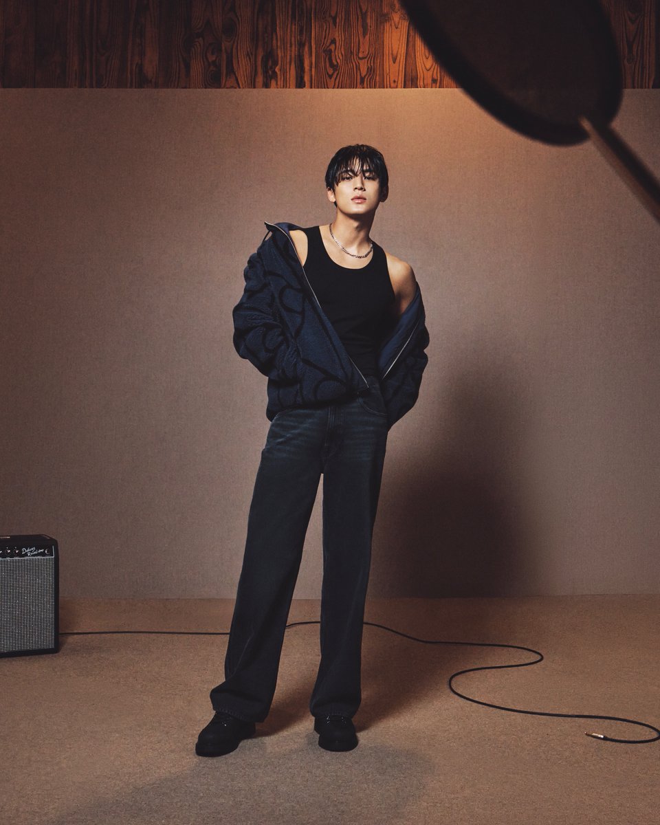 mintmag_th's tweet photo. คนเท่ที่อบอุ่น! หนุ่ม #MINGYU แห่งวง #SEVENTEEN ปรากฏตัวในแคมเปญใหม่จาก Calvin Klein กับแคมเปญ Outerwear ในเอเชียประจำฤดูกาล Fall 2026 ถ่ายทอดความเท่อันอบอุ่นในสไตล์มินิมอล ผ่านไอเท็มเอาต์เตอร์แวร์ใหม่ประจำซีซั่นจากคอลเล็กชั่น Calvin Klein Fall 2026 Outerwear 💚

#CalvinKlein
#MintNews