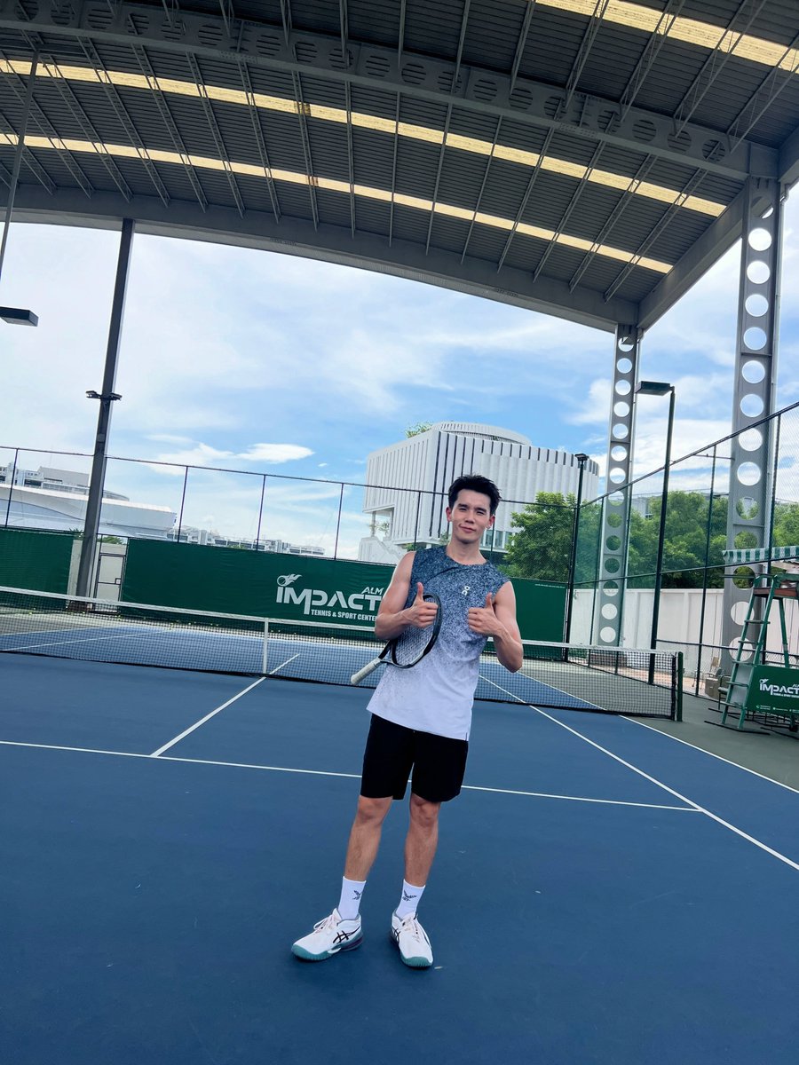 tannsbe7ry's tweet photo. a pic from jimmy on the tennis court and his so so short hair but those arms 😭😭

#jimmyyjp https://t.co/lAEMx48Dji