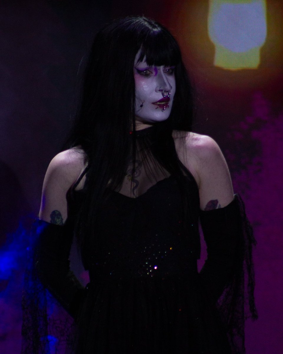 fawkesrot's tweet photo. remember how i said i did drag?
#fitbound #riftfits https://t.co/RwE3MafM9u